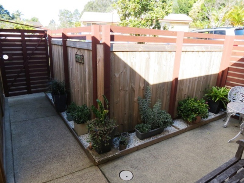 1/5 Greenlands Drive, Varsity Lakes QLD 4227