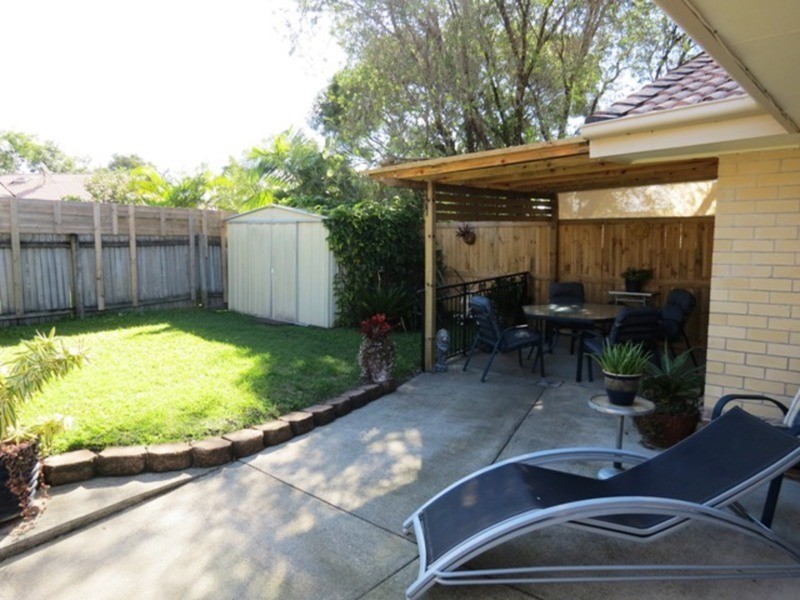 1/5 Greenlands Drive, Varsity Lakes QLD 4227