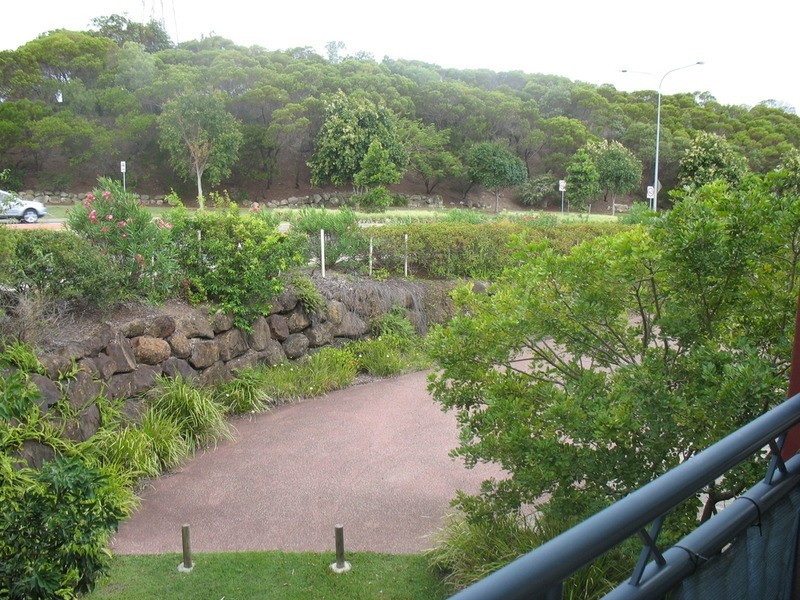 2/492 Christine Avenue, Robina QLD 4226