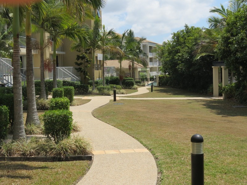 8/64 Riverwalk Avenue, Robina QLD 4226