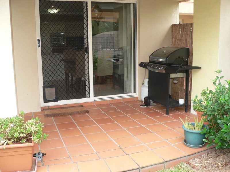 2/480 Christine Avenue, Robina QLD 4226