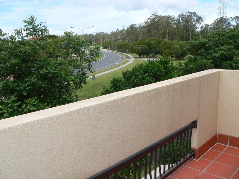 2/480 Christine Avenue, Robina QLD 4226