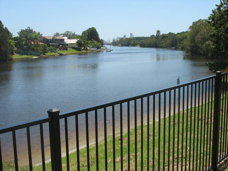 1 Beaconsfield Drive, Burleigh Waters QLD 4220