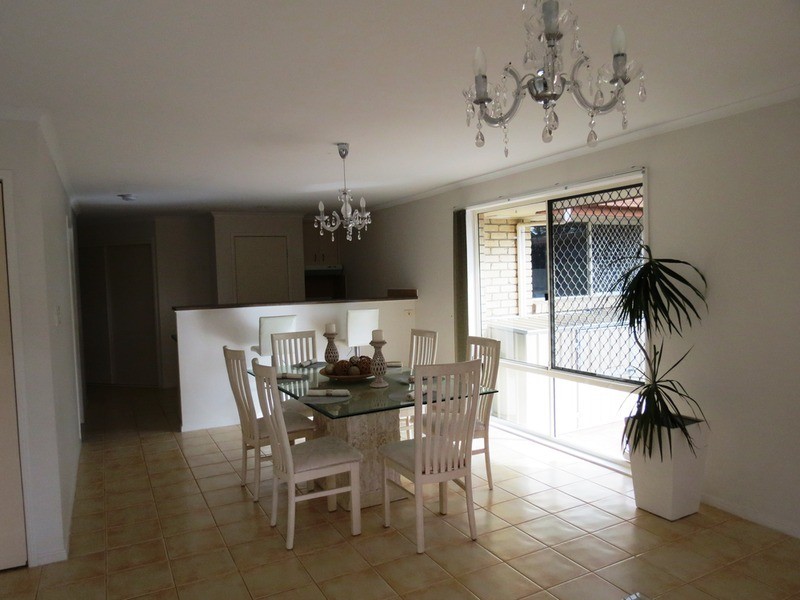 1 Beaconsfield Drive, Burleigh Waters QLD 4220