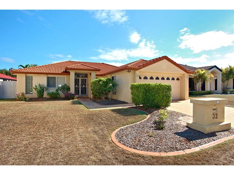 32 Straite Drive, Robina QLD 4226