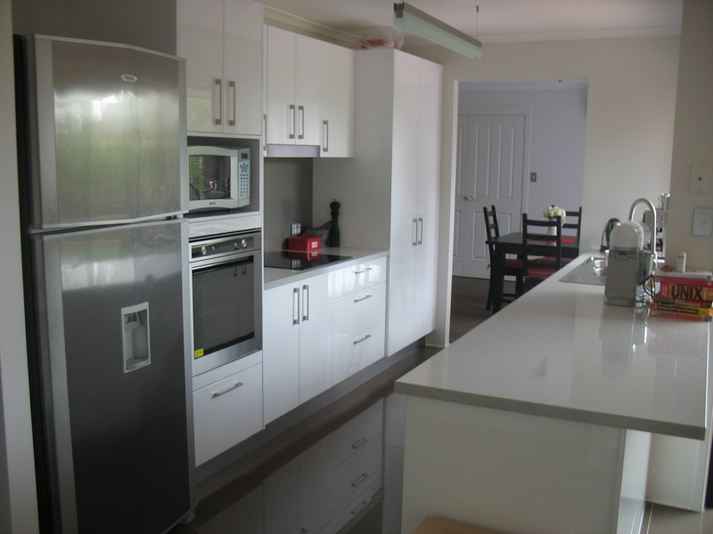 14 Lakeridge Crescent, Burleigh Waters QLD 4220