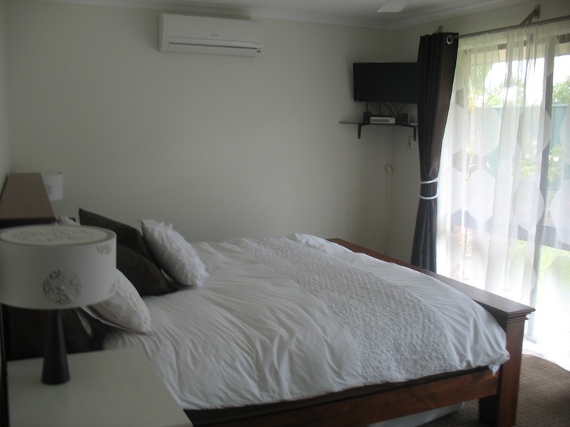 14 Lakeridge Crescent, Burleigh Waters QLD 4220