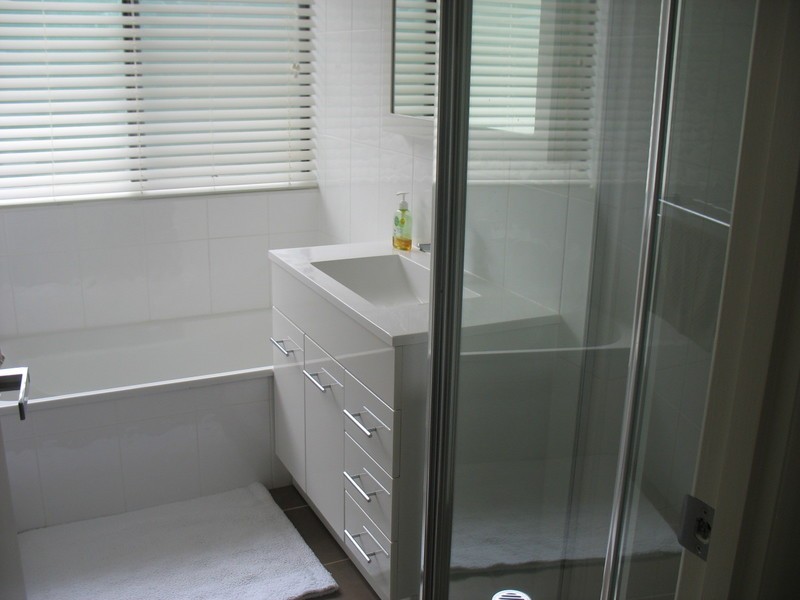 14 Lakeridge Crescent, Burleigh Waters QLD 4220