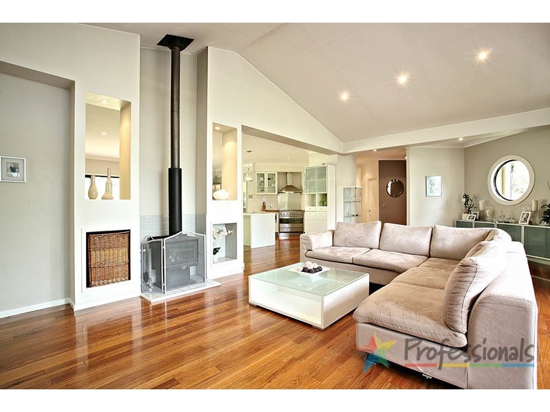 57 Bromfield Drive, Bonogin QLD 4213