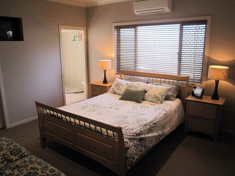 71 Azzura  Drive, Varsity Lakes QLD 4227