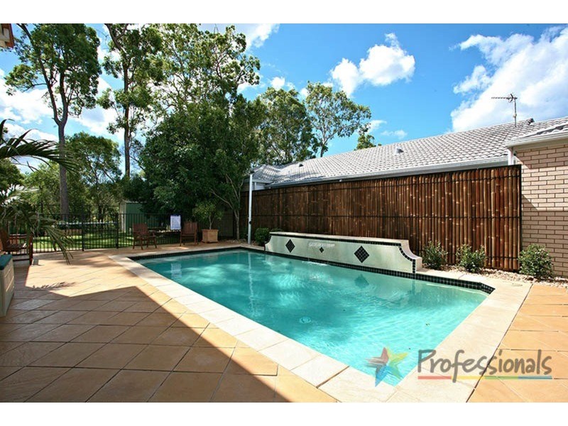 1 Straite Drive, Robina QLD 4226
