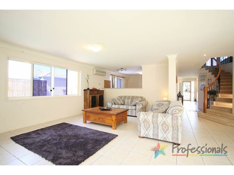 1 Straite Drive, Robina QLD 4226