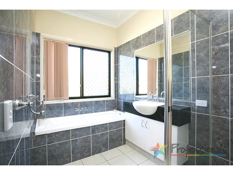 2/36 Leopardwood Circuit, Robina QLD 4226