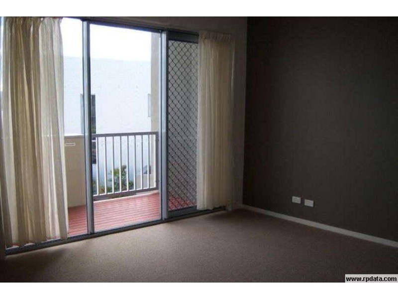 20 Watts Drive, Varsity Lakes QLD 4227