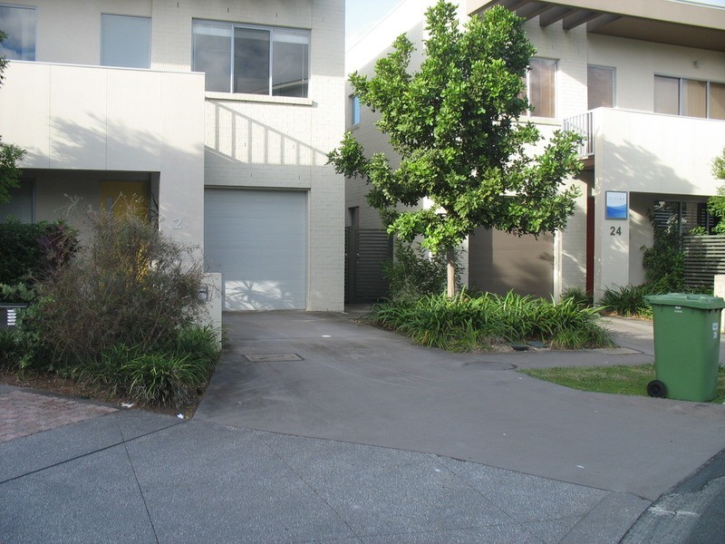 20 Watts Drive, Varsity Lakes QLD 4227