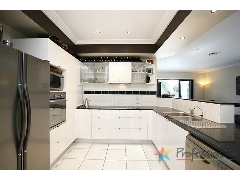 3 Royal Links Drive, Robina QLD 4226