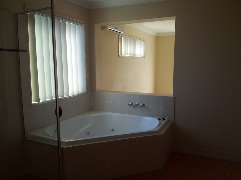 4 Lancewood Circuit, Robina QLD 4226