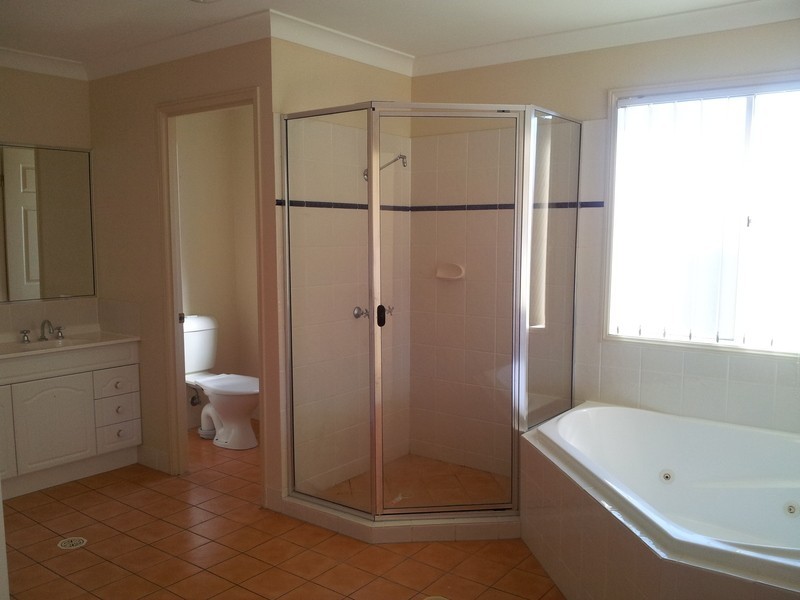 4 Lancewood Circuit, Robina QLD 4226