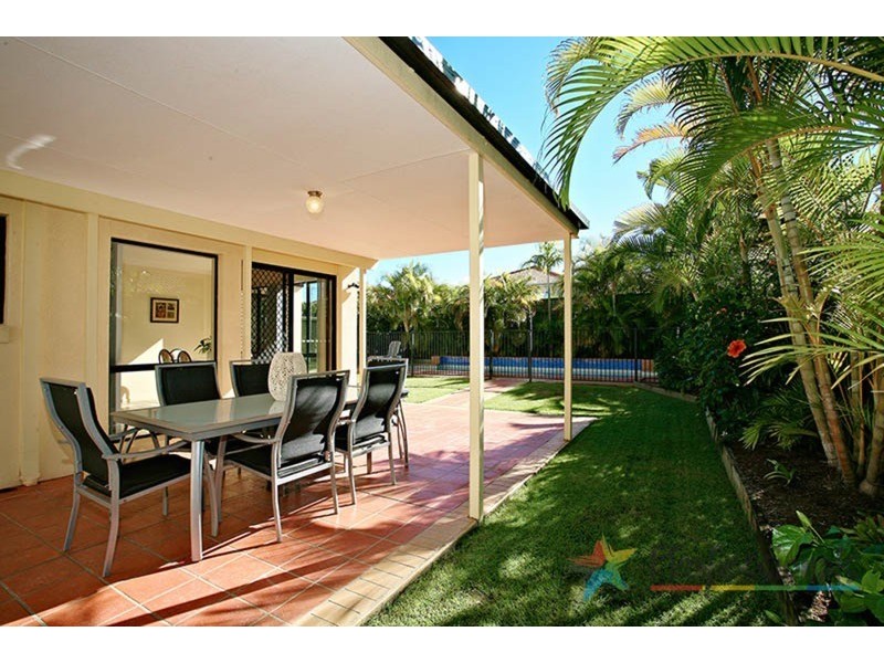 8 Robinia Court, Robina QLD 4226