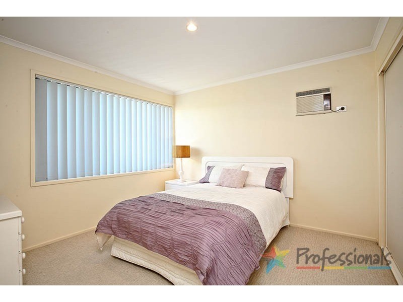 8 Robinia Court, Robina QLD 4226