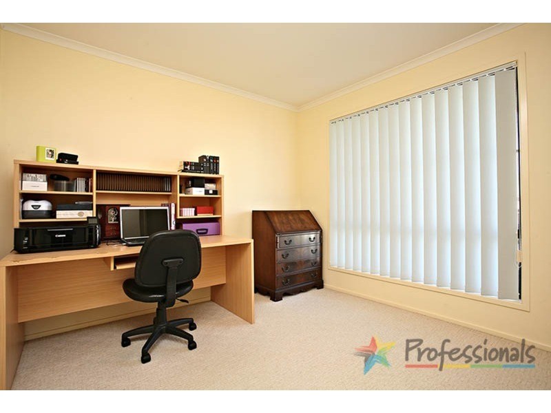 8 Robinia Court, Robina QLD 4226