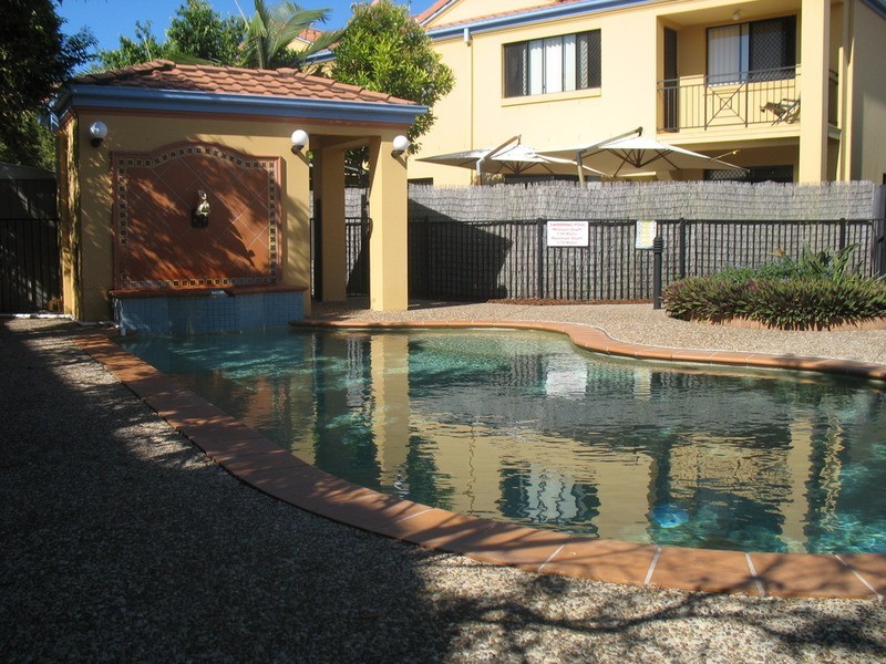 20/2 Concord Circuit, Robina QLD 4226