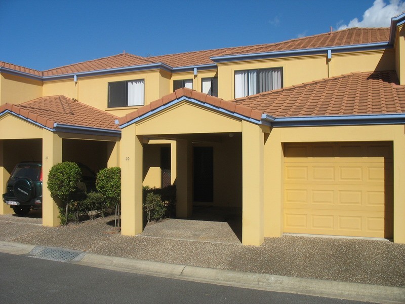 20/2 Concord Circuit, Robina QLD 4226