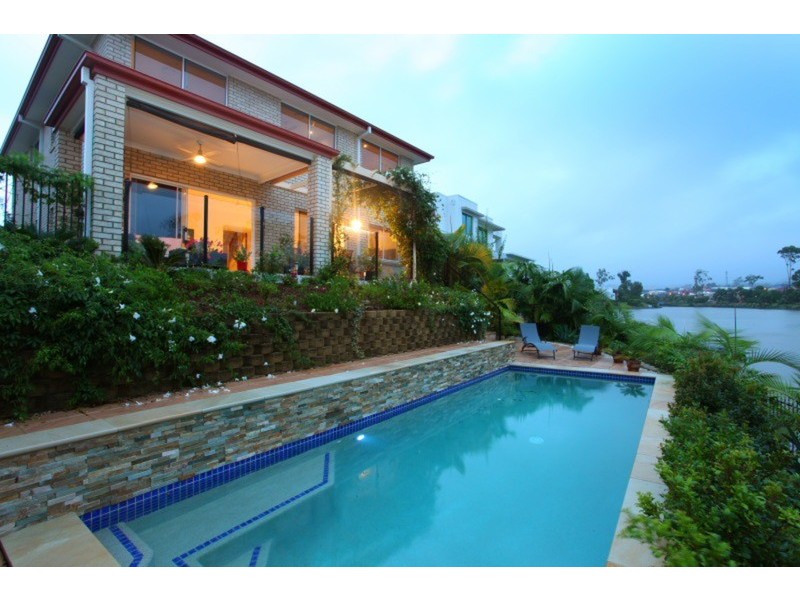 17 Valetta  Crescent, Varsity Lakes QLD 4227