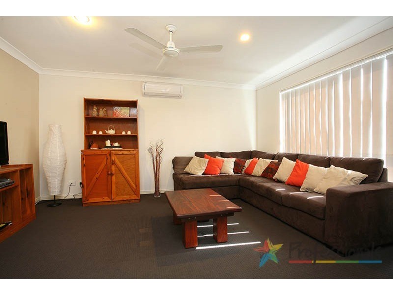 7 Fan Road, Robina QLD 4226