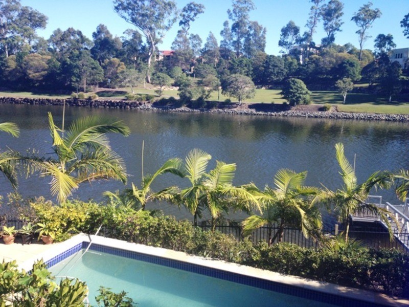 17 Valetta Crescent, Varsity Lakes QLD 4227