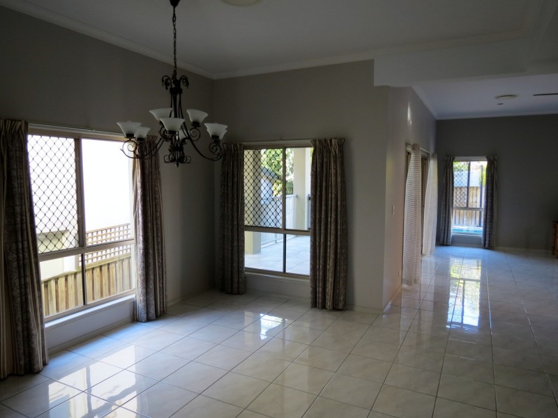 13 Port Peyra Crescent, Varsity Lakes QLD 4227