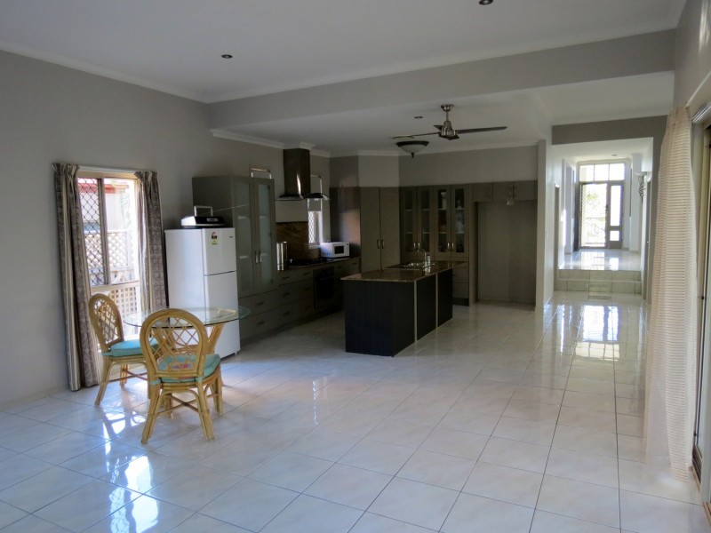 13 Port Peyra Crescent, Varsity Lakes QLD 4227