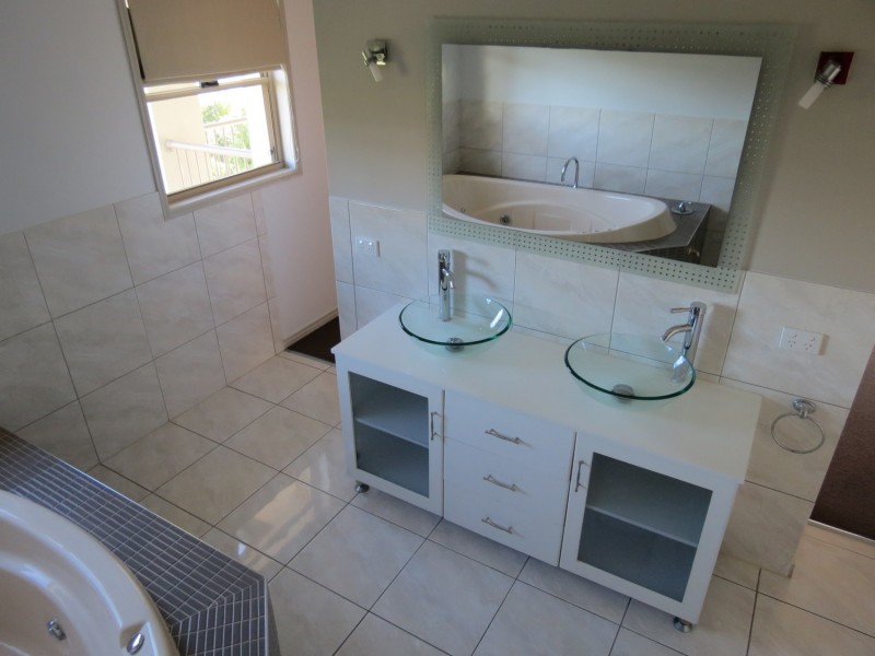 13 Port Peyra Crescent, Varsity Lakes QLD 4227