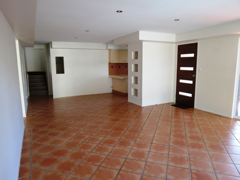 1/118 Cottesloe Drive, Robina QLD 4226