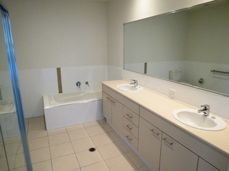 22/1 Acacia Court, Robina QLD 4226