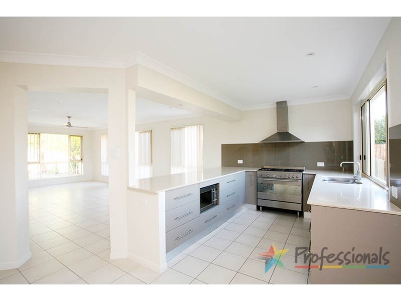 8 Parlour Place, Robina QLD 4226