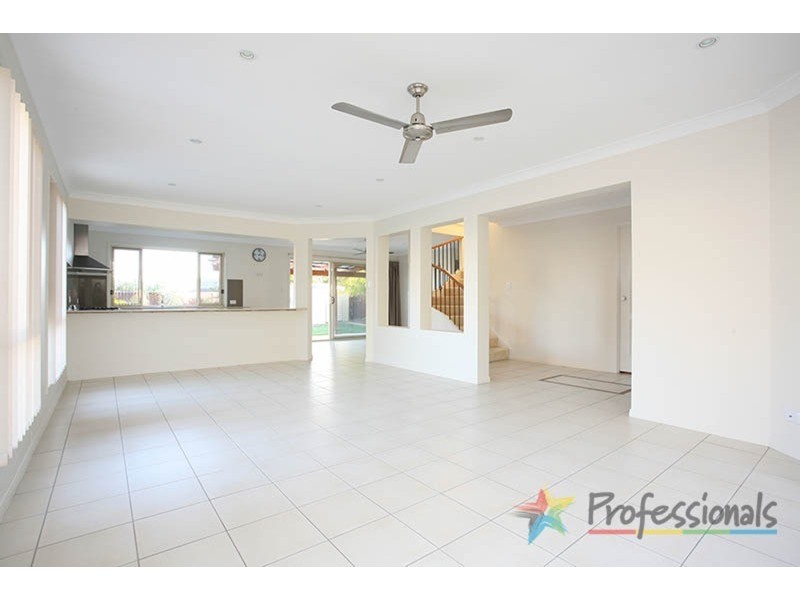 8 Parlour Place, Robina QLD 4226