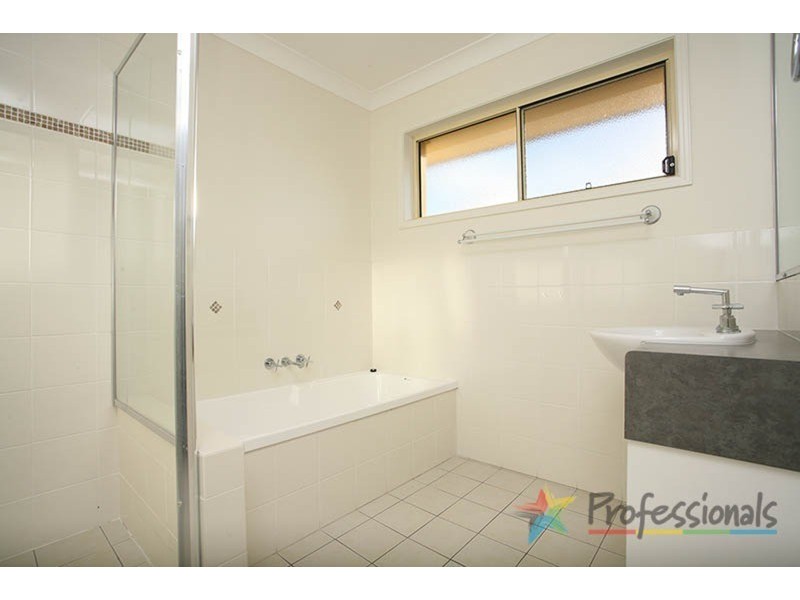 8 Parlour Place, Robina QLD 4226