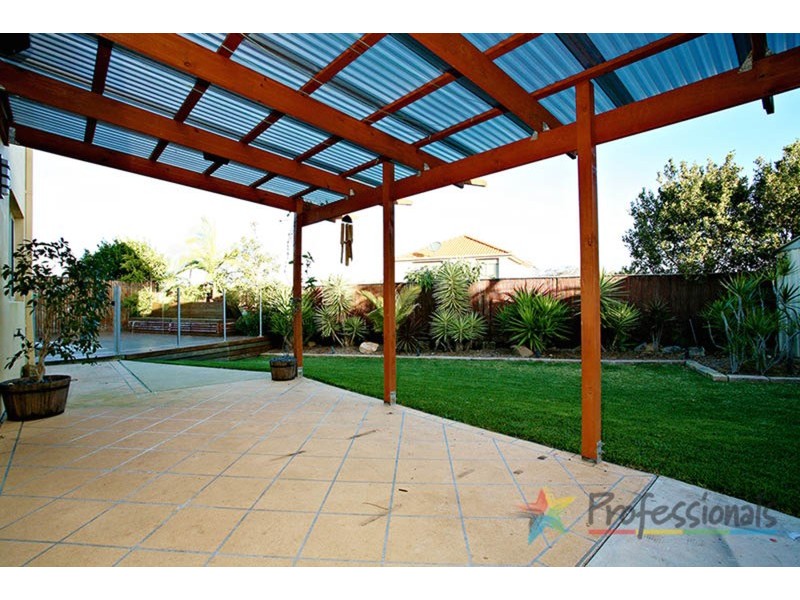 8 Parlour Place, Robina QLD 4226