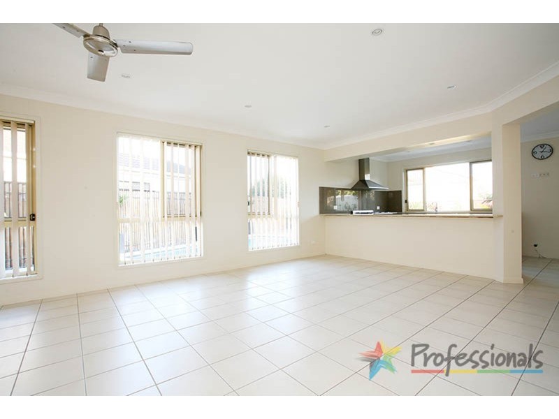 8 Parlour Place, Robina QLD 4226