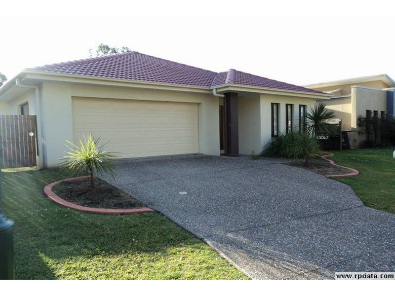 13 Laura Place, Varsity Lakes QLD 4227