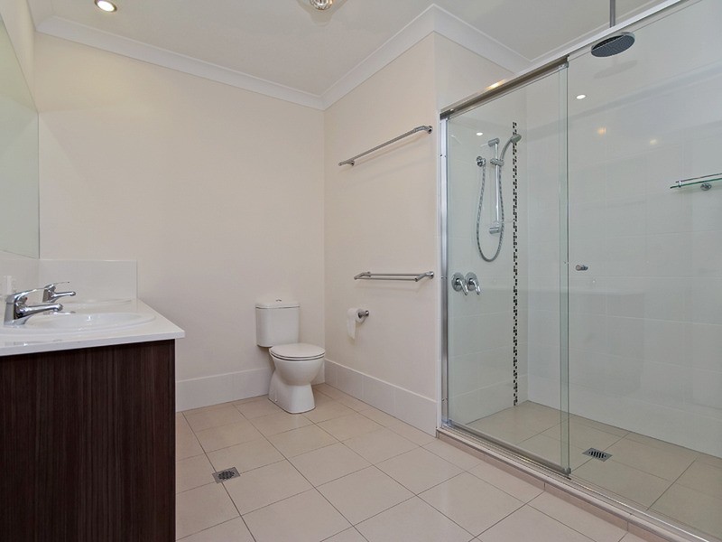 10 Jurien Crescent, Varsity Lakes QLD 4227