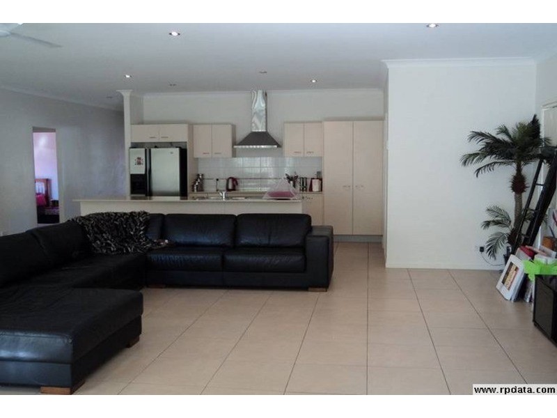 13 Laura  Place, Varsity Lakes QLD 4227
