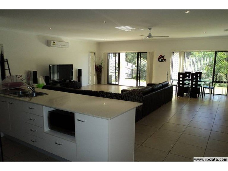 13 Laura  Place, Varsity Lakes QLD 4227