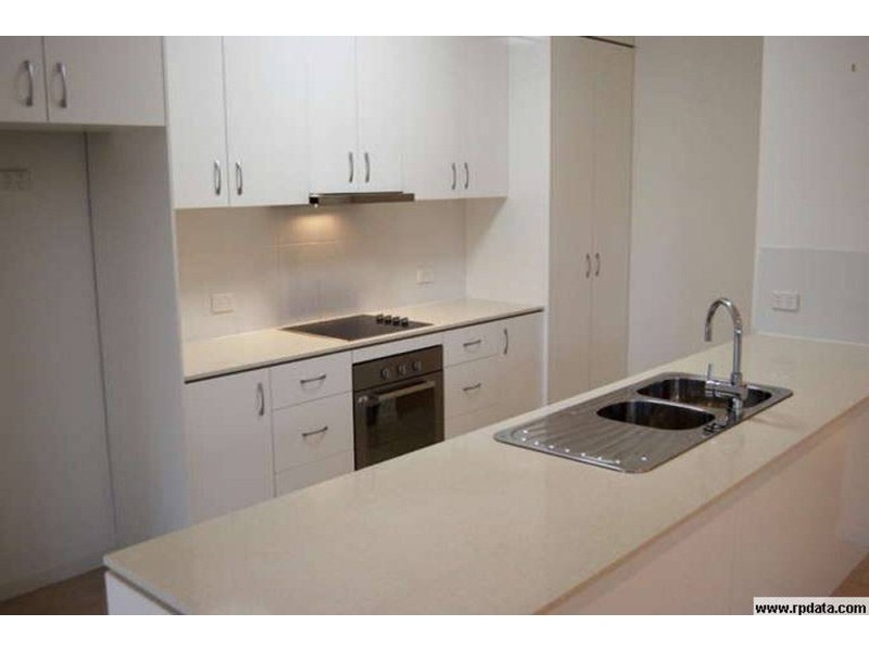 1/32 Marks Drive, Varsity Lakes QLD 4227