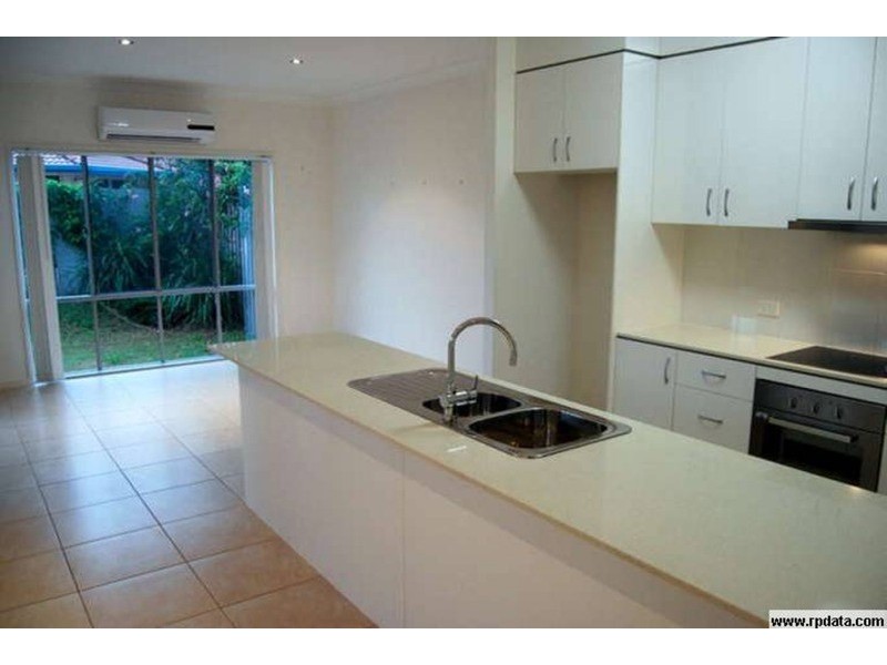 1/32 Marks Drive, Varsity Lakes QLD 4227