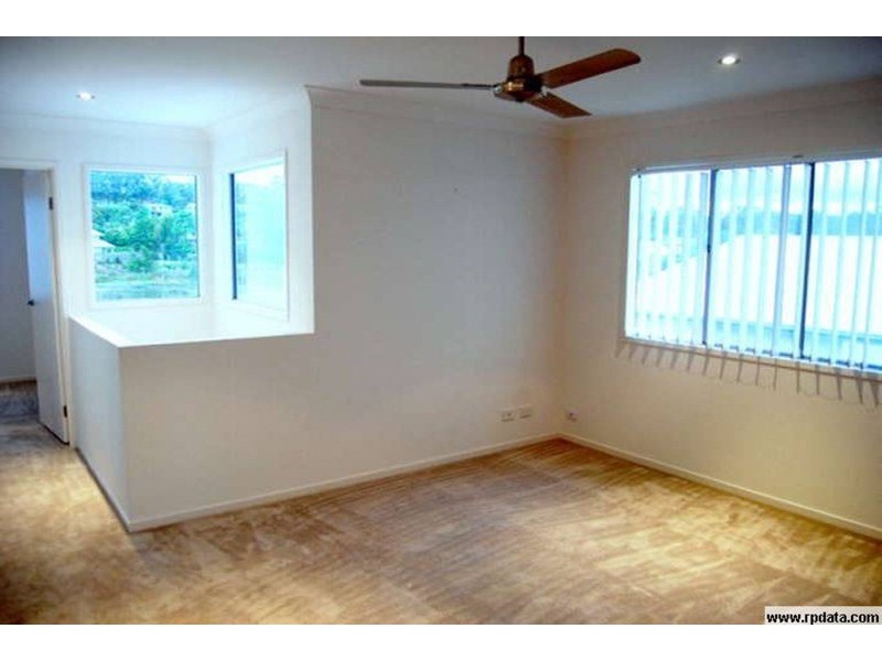 1/32 Marks Drive, Varsity Lakes QLD 4227