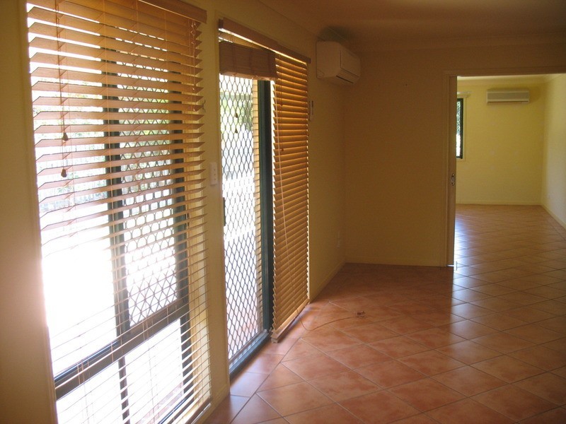 6 Camphorwood Circuit, Robina QLD 4226