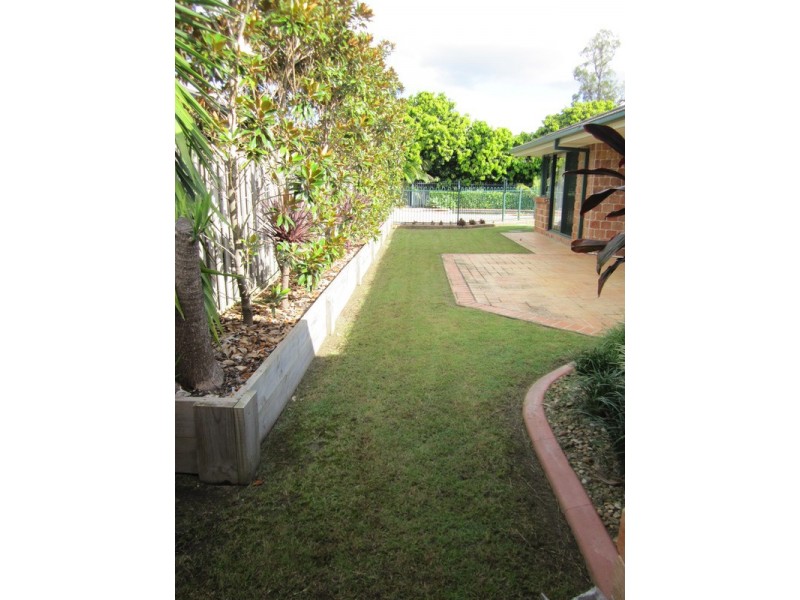 6 Camphorwood Circuit, Robina QLD 4226