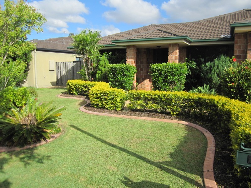 6 Camphorwood Circuit, Robina QLD 4226